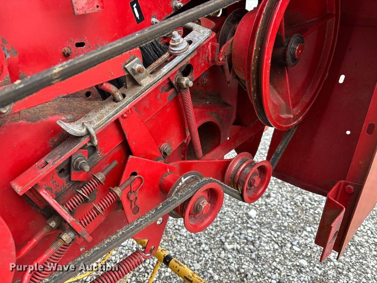 image for item DW7331 1996 New Holland 644 Silage Special round baler