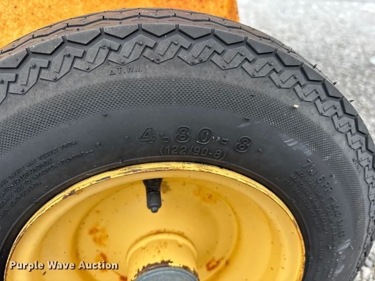 image for item DW7331 1996 New Holland 644 Silage Special round baler