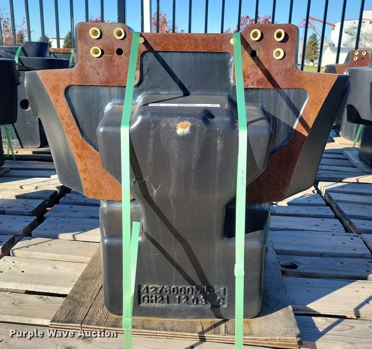 image for item DX6611 (6) AGCO 4276000M5 front weights