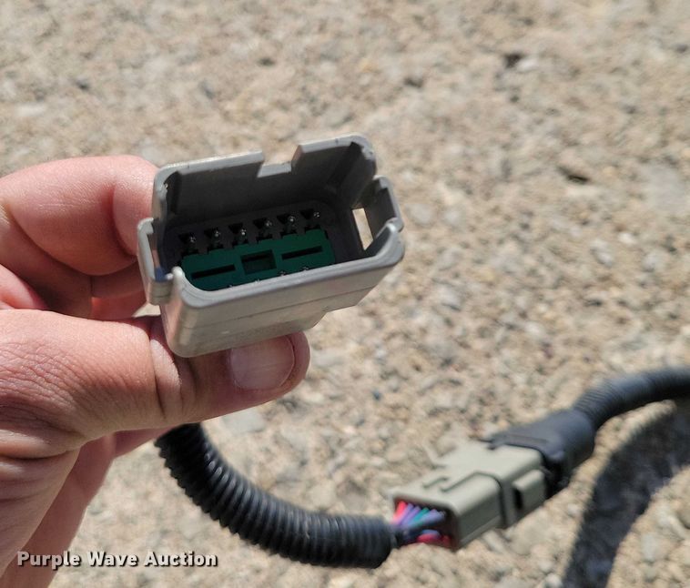 image for item DX6637 John Deere StarFire 3000 GPS RTK receiver