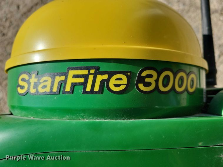 image for item DX6637 John Deere StarFire 3000 GPS RTK receiver