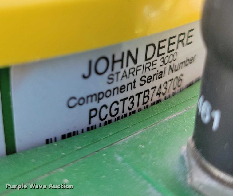 image for item DX6637 John Deere StarFire 3000 GPS RTK receiver