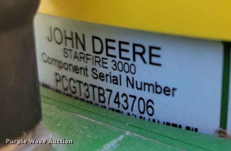 image for item DX6637 John Deere StarFire 3000 GPS RTK receiver