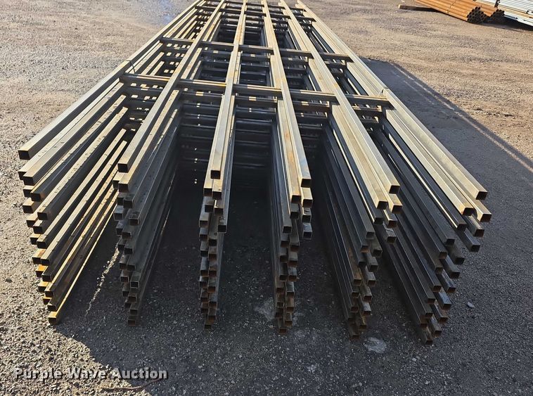 image for item DZ3595 (20) fence panels