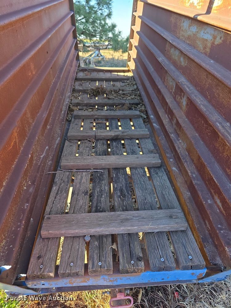 image for item DZ3662 Cattle chute