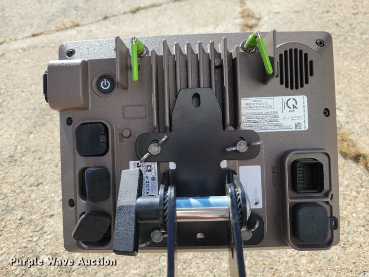 image for item DZ6637 2015 John Deere Star fire 3000 globe GPS