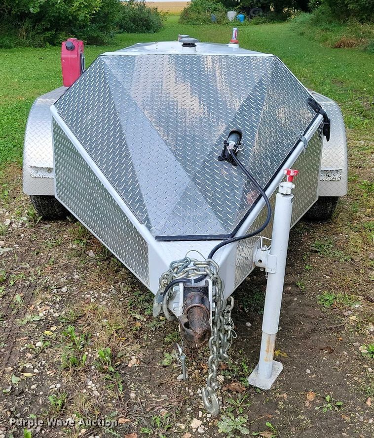 image for item EA2570 2014 RoadRuner 6000 fuel trailer