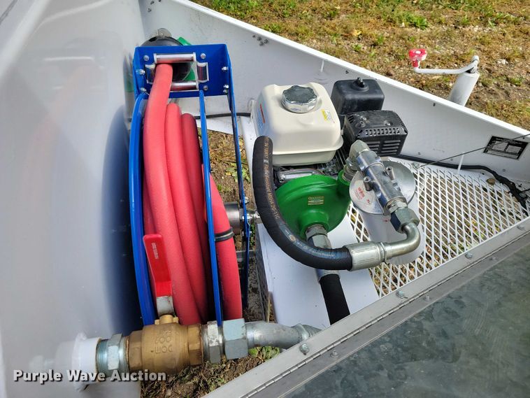 image for item EA2570 2014 RoadRuner 6000 fuel trailer