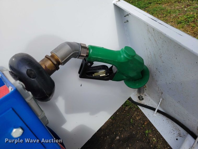 image for item EA2570 2014 RoadRuner 6000 fuel trailer