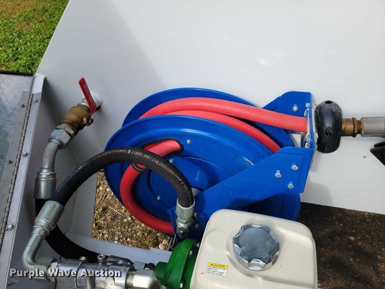 image for item EA2570 2014 RoadRuner 6000 fuel trailer