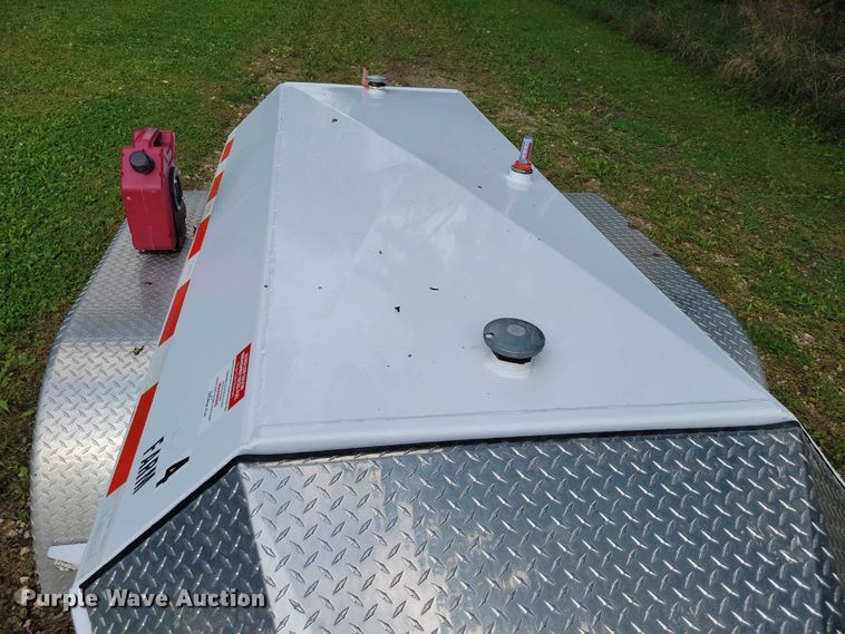 image for item EA2570 2014 RoadRuner 6000 fuel trailer