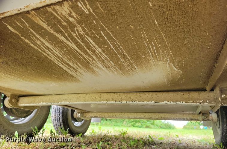 image for item EA2570 2014 RoadRuner 6000 fuel trailer