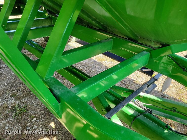 image for item EA2571 2020 Brent 757 gravity wagon