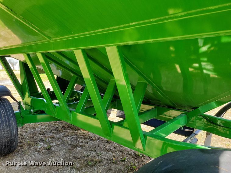 image for item EA2571 2020 Brent 757 gravity wagon