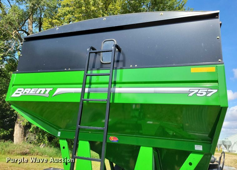 image for item EA2571 2020 Brent 757 gravity wagon