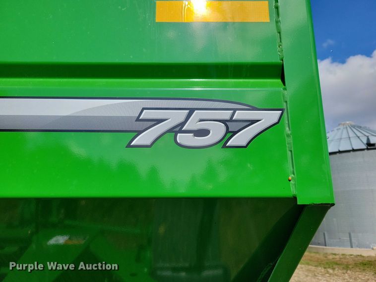 image for item EA2571 2020 Brent 757 gravity wagon