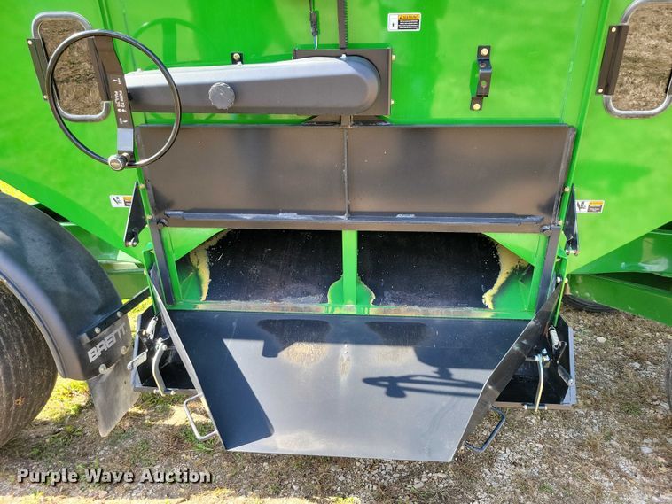 image for item EA2571 2020 Brent 757 gravity wagon