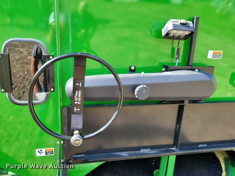 image for item EA2571 2020 Brent 757 gravity wagon