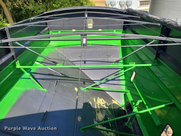 image for item EA2571 2020 Brent 757 gravity wagon