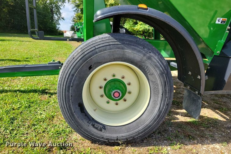 image for item EA2571 2020 Brent 757 gravity wagon