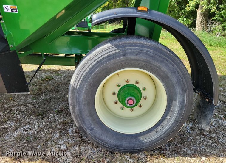 image for item EA2571 2020 Brent 757 gravity wagon