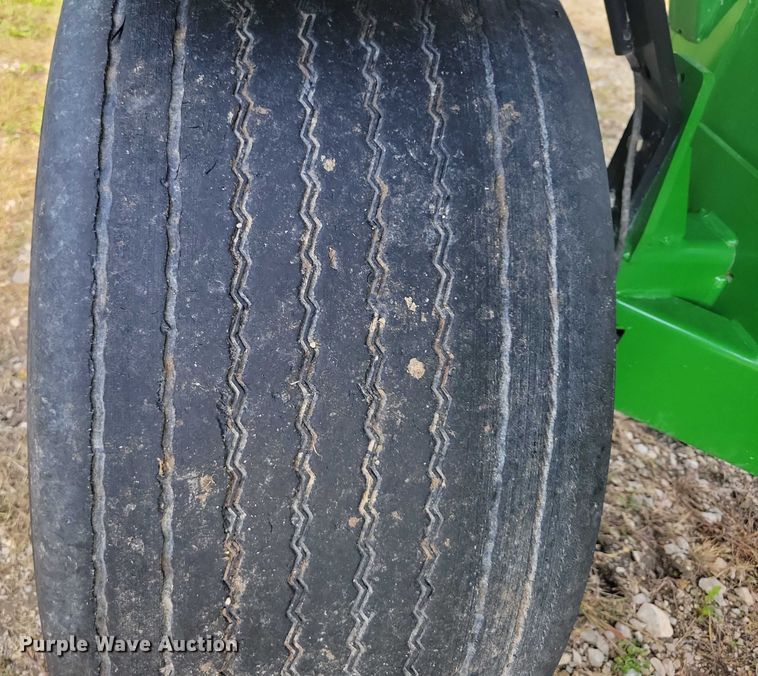 image for item EA2571 2020 Brent 757 gravity wagon