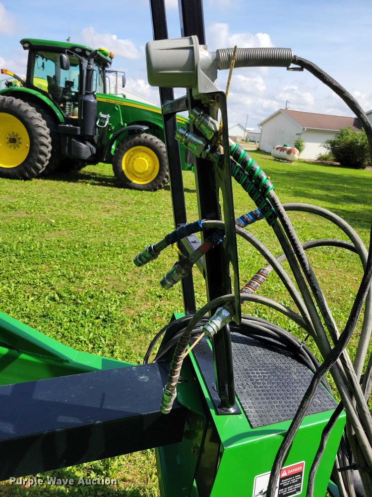 image for item EA2572 2014 Brent 782 grain cart