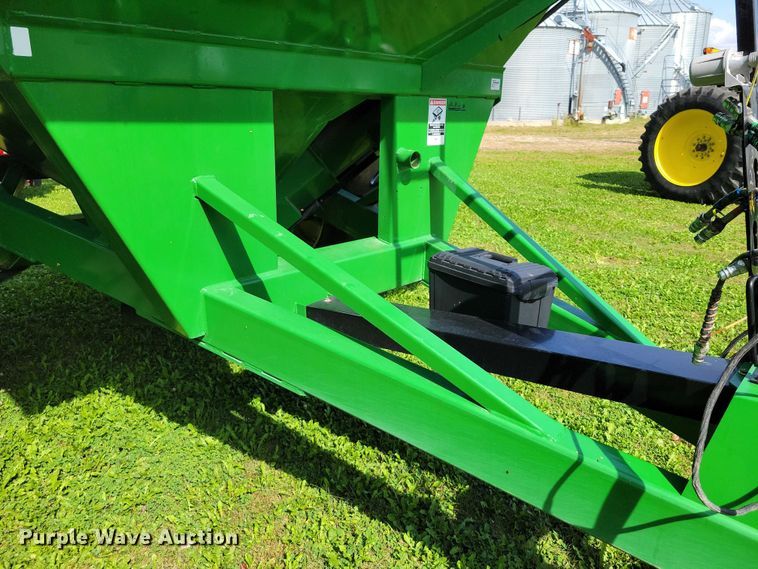 image for item EA2572 2014 Brent 782 grain cart