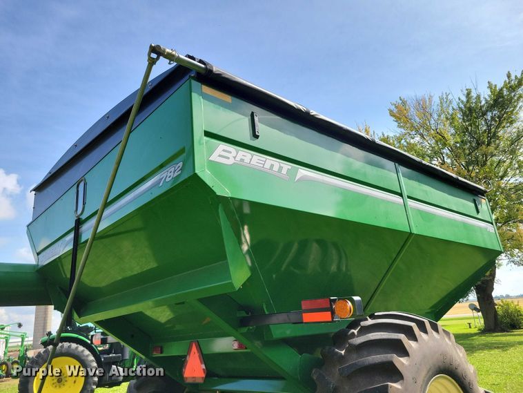 image for item EA2572 2014 Brent 782 grain cart