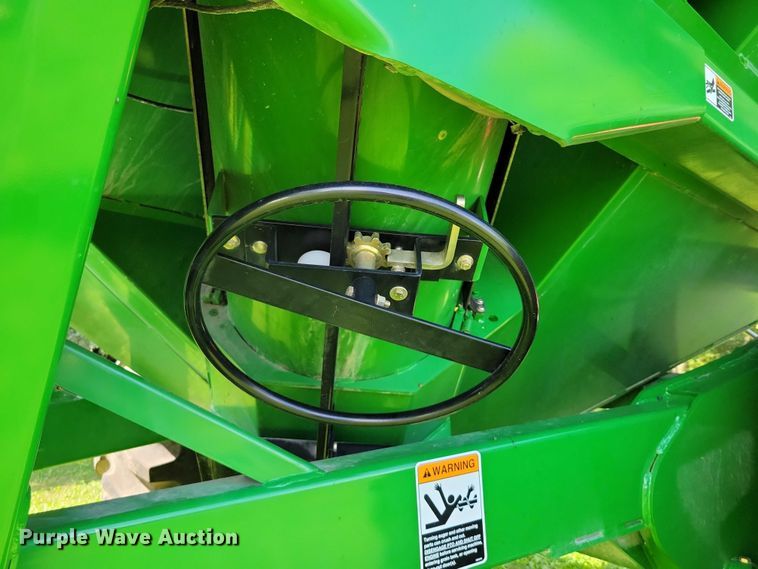 image for item EA2572 2014 Brent 782 grain cart