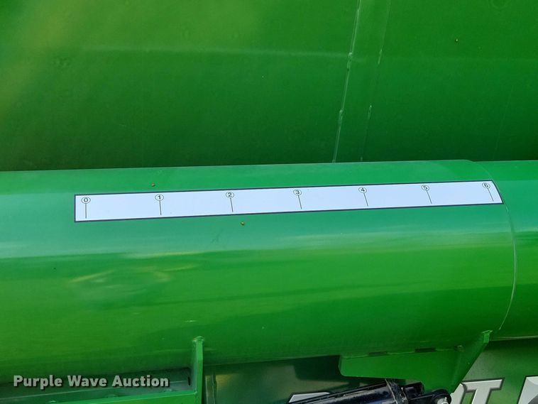 image for item EA2572 2014 Brent 782 grain cart