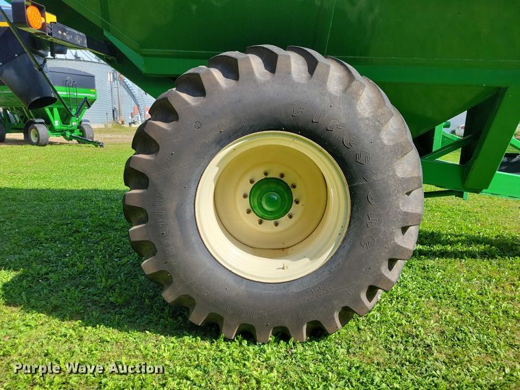 image for item EA2572 2014 Brent 782 grain cart