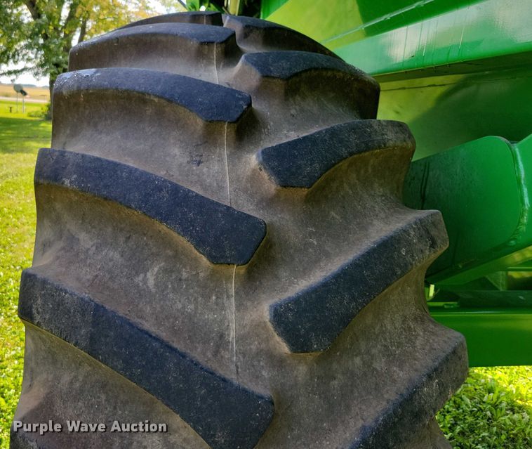 image for item EA2572 2014 Brent 782 grain cart