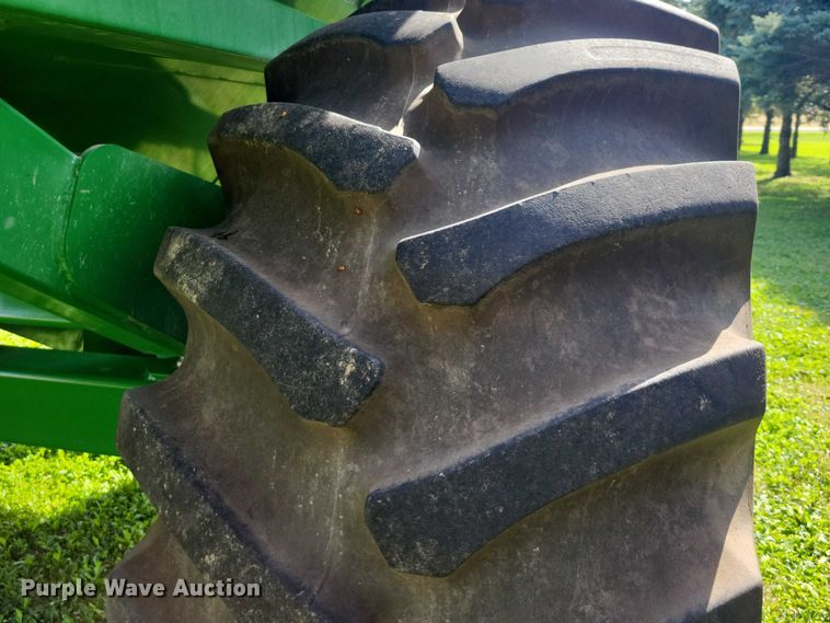 image for item EA2572 2014 Brent 782 grain cart