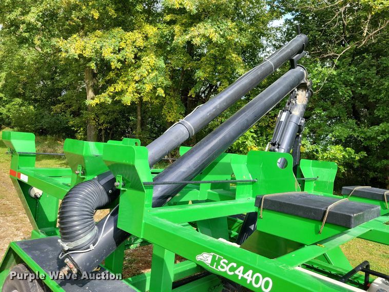 image for item EA2574 2012 Travis Seed Cart HSC 4400 box seed trailer