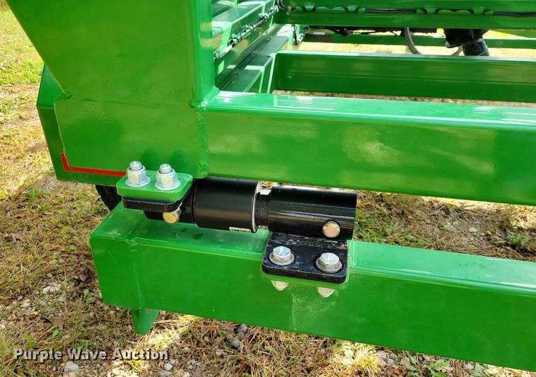 image for item EA2574 2012 Travis Seed Cart HSC 4400 box seed trailer