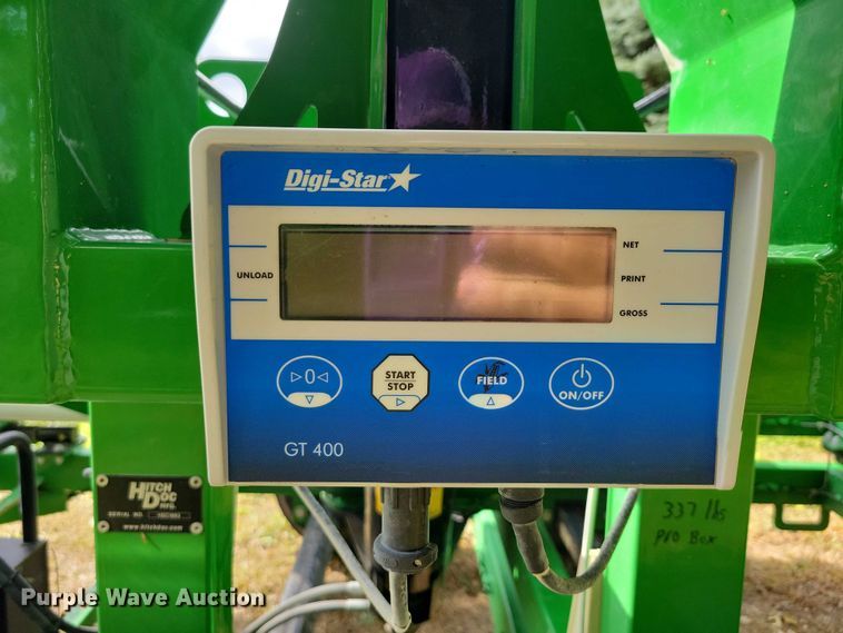 image for item EA2574 2012 Travis Seed Cart HSC 4400 box seed trailer