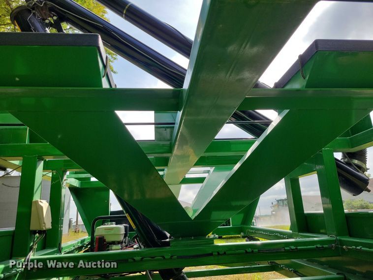 image for item EA2574 2012 Travis Seed Cart HSC 4400 box seed trailer