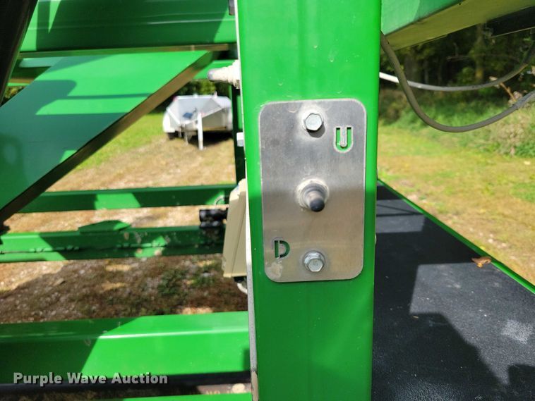 image for item EA2574 2012 Travis Seed Cart HSC 4400 box seed trailer