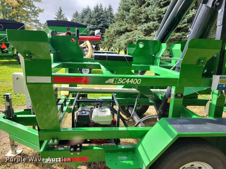 image for item EA2574 2012 Travis Seed Cart HSC 4400 box seed trailer