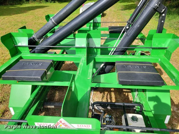 image for item EA2574 2012 Travis Seed Cart HSC 4400 box seed trailer