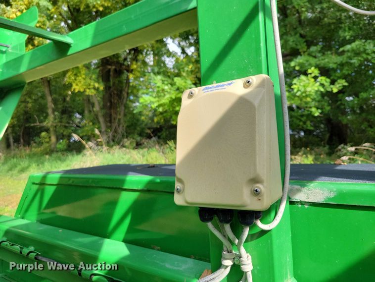 image for item EA2574 2012 Travis Seed Cart HSC 4400 box seed trailer