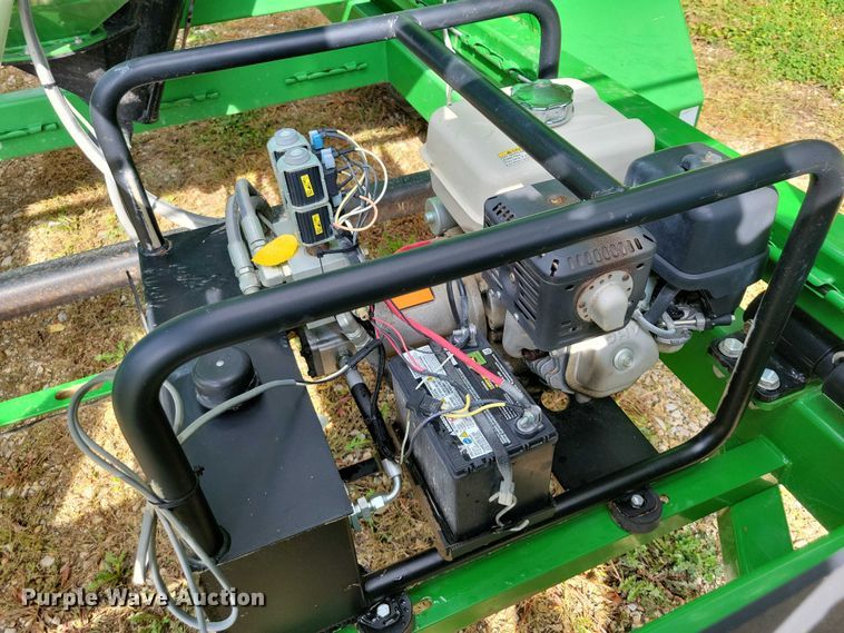 image for item EA2574 2012 Travis Seed Cart HSC 4400 box seed trailer