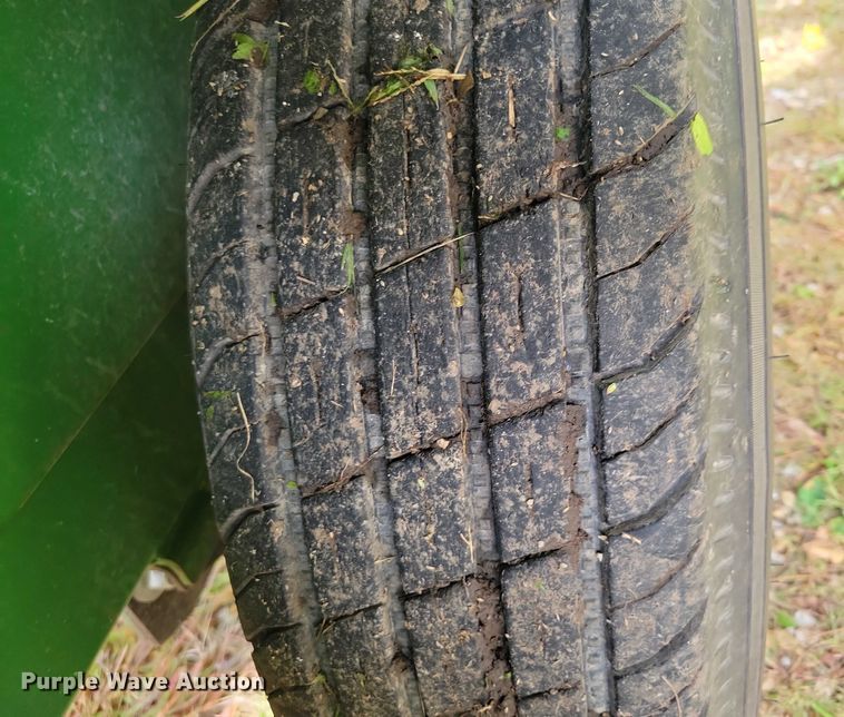 image for item EA2574 2012 Travis Seed Cart HSC 4400 box seed trailer