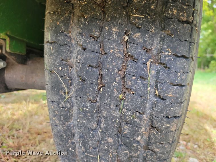 image for item EA2574 2012 Travis Seed Cart HSC 4400 box seed trailer