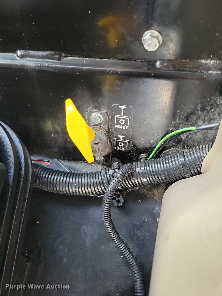 image for item EA2575 2015 John Deere  5075E MFWD tractor