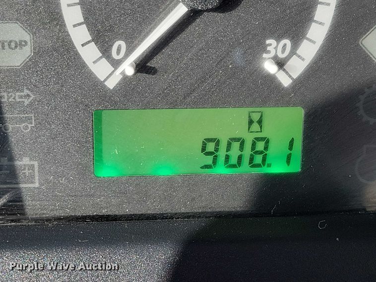 image for item EA2575 2015 John Deere  5075E MFWD tractor