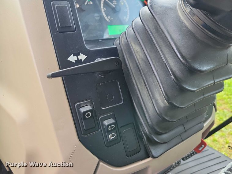 image for item EA2575 2015 John Deere  5075E MFWD tractor