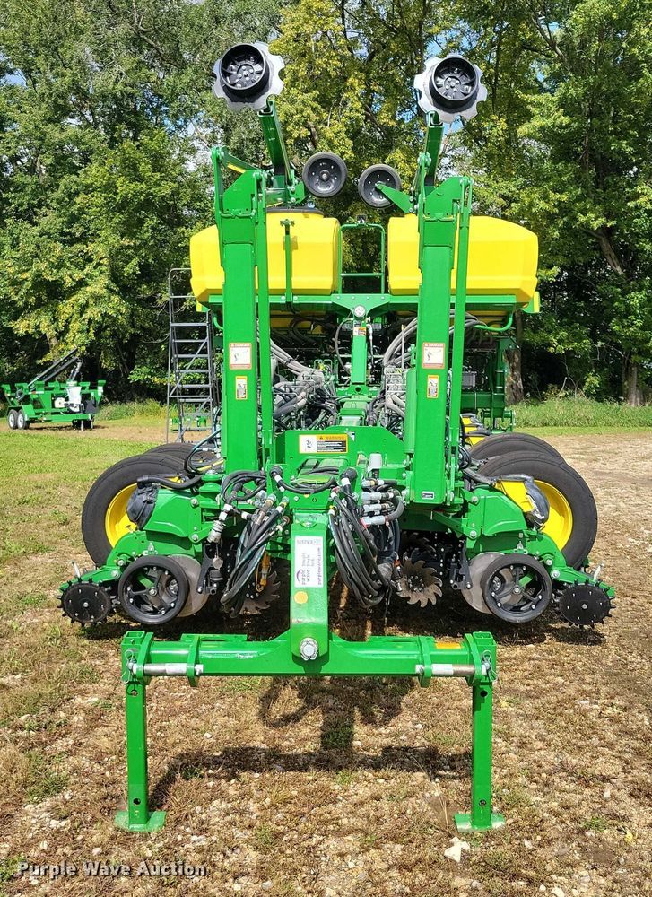 image for item EA2576 2024 John Deere  Exact Emerge 1775 NT planter