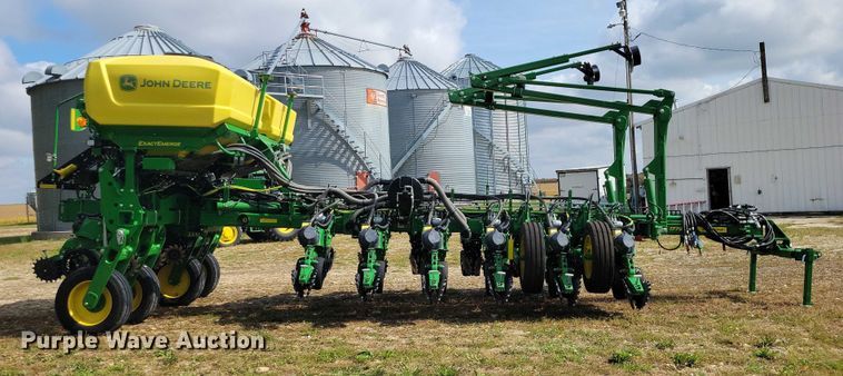 image for item EA2576 2024 John Deere  Exact Emerge 1775 NT planter